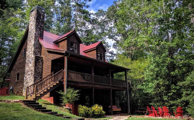 Dahlonega Cabin | The Red Roof Cab-Inn w/ hot tub