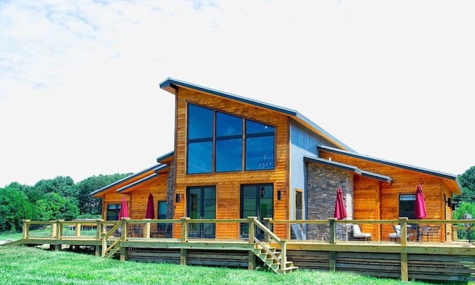 Springdale House | The Lodge At The Winery