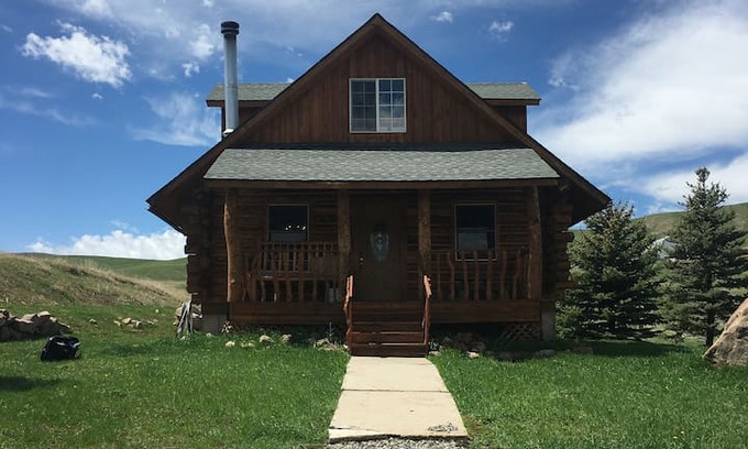 Preston Cabin | Cozy Cabin in Mink Creek Idaho