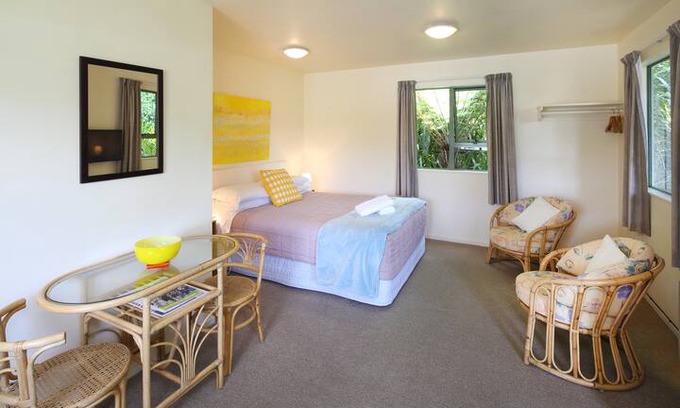 Ostend Cabin | Peaceful, and Comfy Self Contained Garden Studios