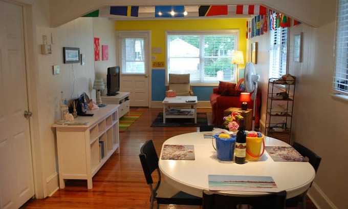 Town Bank House | The Caribbean Cottage in Cape May