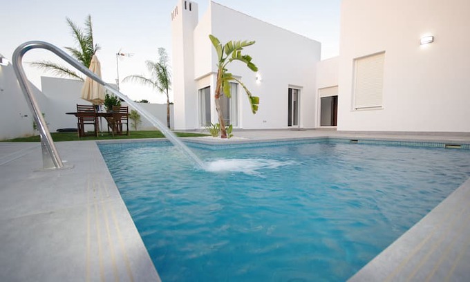 Conil de la Frontera Villa | Casa Berta con piscina, chimenea y wifi gratis