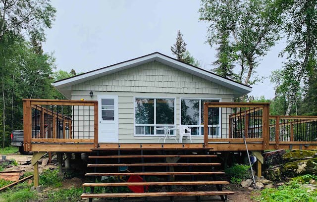 The Pas Cabin | Lakefront cabin Rocky Lake Eastshore