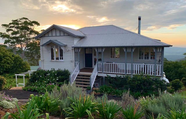 Eagle Heights House | ‘Fairview’ Queenslander with spectacular views