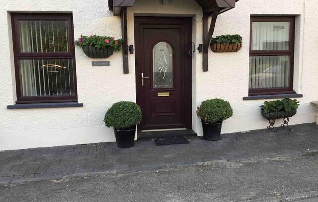Spittal Cabin | Lovely courtyard cottage , Spittal ,Pembrokeshire.