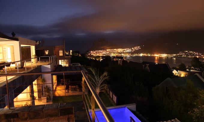 Scott Estate Villa | Cape Tow La Louise courtesycar/pool /jacuzzi