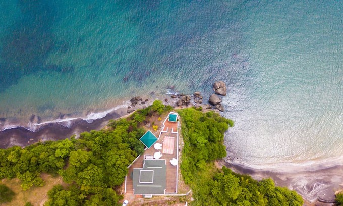 Piaye Villa | Between heaven and sea The Three Palms Beach Villa