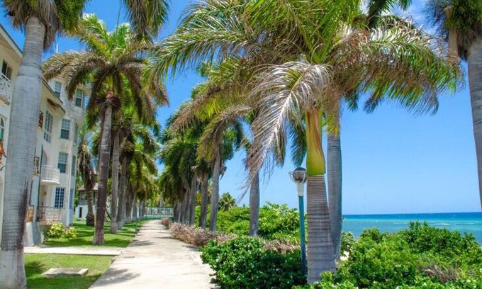 Montego Bay House | Sea Side studio with loft ,Sea Castle
