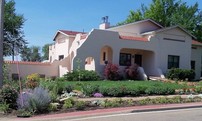 Hoxie House | Taylors' Place
