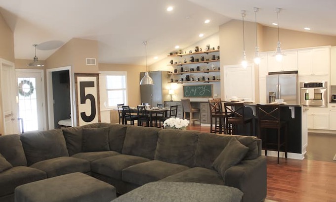 Waukegan House | "Magnolia Farmhouse" inspired 4-bedroom home
