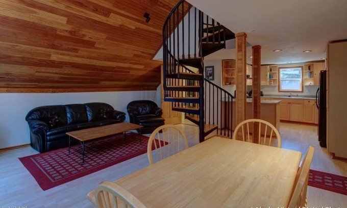 Alyeska Villa | Cozy Girdwood A-Frame Cabin