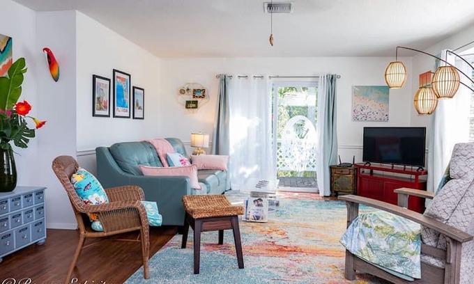 Indian Rocks Beach Apartment | Chillax Inn, Unit B - Indian Rocks Beach, FL, USA
