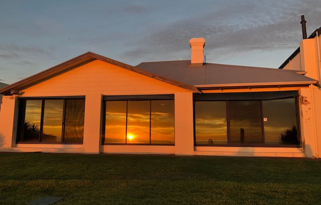 Henley Beach House | Sunset Paradise - Premium Beachfront Holiday Home