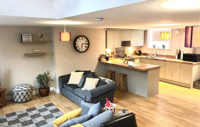 Bootham House | The Old Schoolhouse; Grade II listed with parking!
