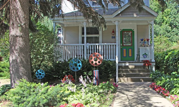 Prospect Park House | Bobbin House Prospect Park UofM Light Rail