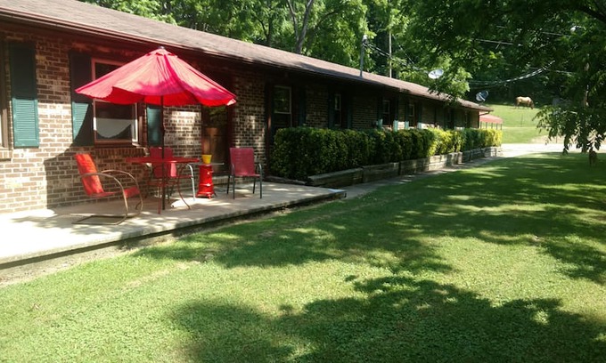 Jonesborough House | THE HIDEOUT
