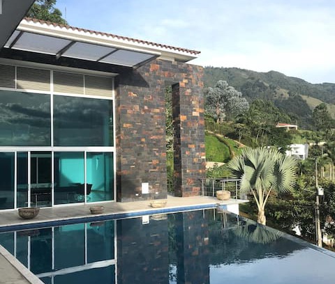 Medellin House | 25 guests private pool best views mansion Poblado
