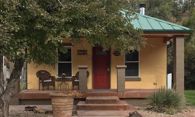 Hot Springs House | The Rosita Bungalow~Explore the Hills from here