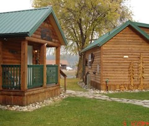 Northport House | Trapper Cabin at the Columbia Cottages