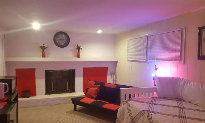 Reidsville House | The Red Room in Reidsville