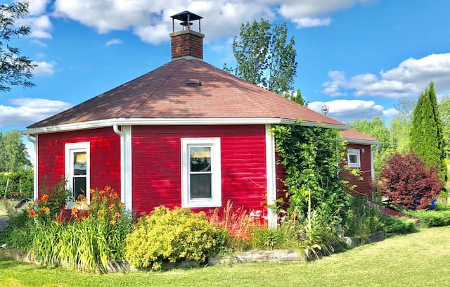 Hector Cabin | Little Round Schoolhouse