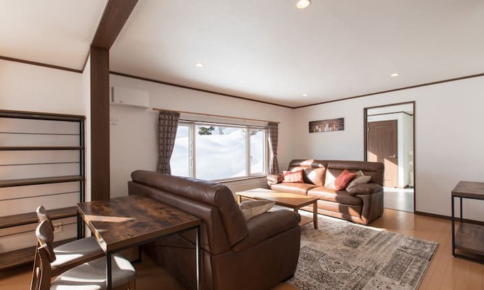 Rusutsu House | Yotei Moon 5Bdrm Chalet, Rusutsu