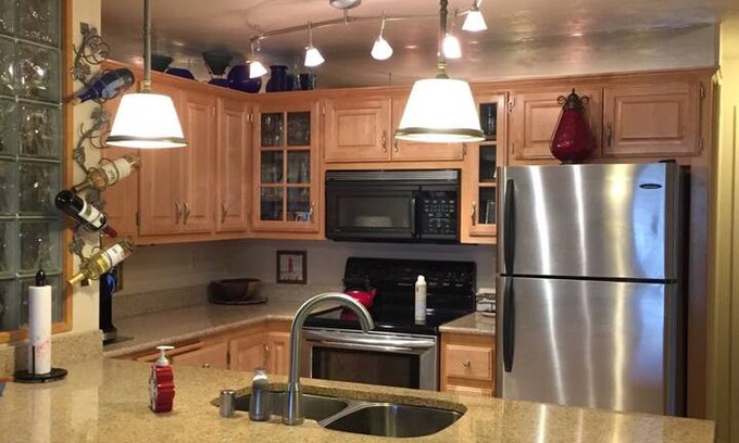 Algoma Apartment | Beautiful Lakefront Algoma Condo