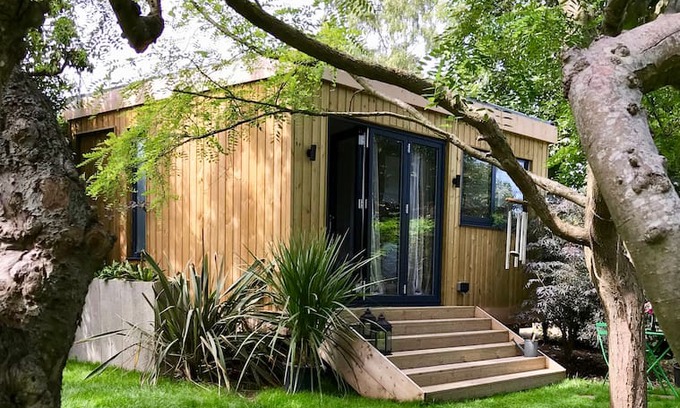 Shepperton House | The Cabin at River House