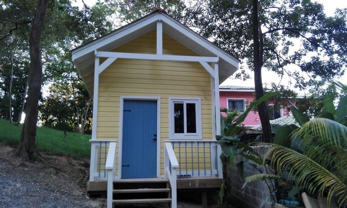 Antoneys Cay House | West Bay-Roatan tiny house