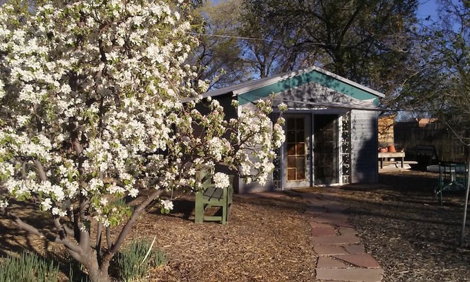 Rio Grande Blvd House | Peaceful north valley casita