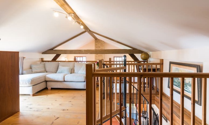 Melbourn House | The Oak Barn - Beautifully Converted Oak Barn