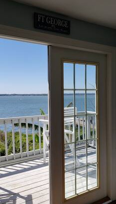Fort George Island House | Salty Dolphin Cottage with Pool