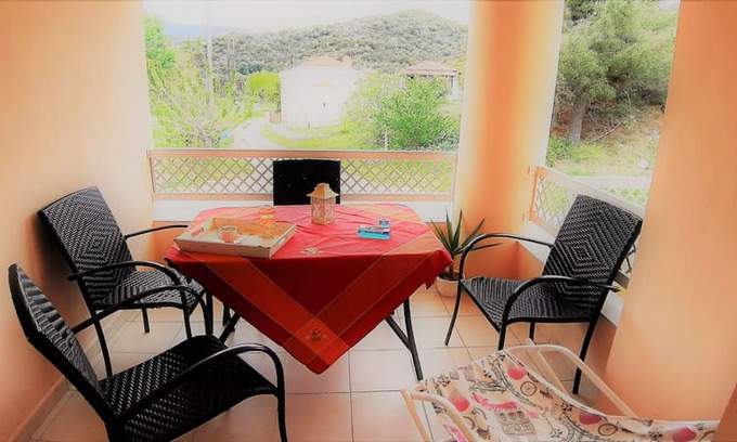Kalamitsi House | Lovely Apartment in Kalamitsi