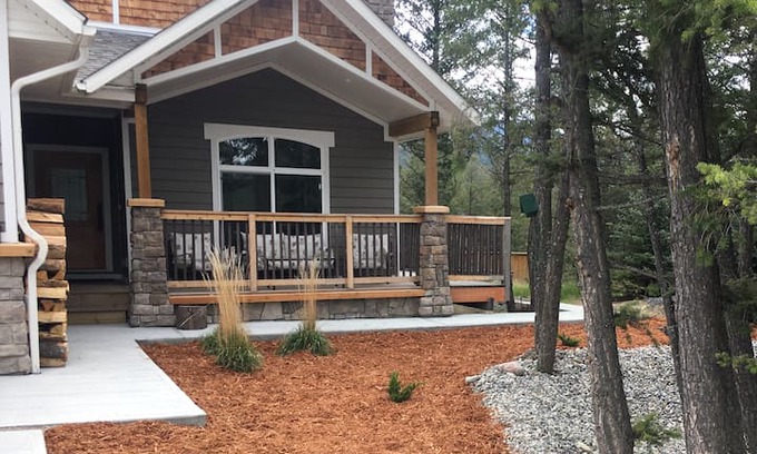 East Kootenay House | Getaway at Cottages of Copper Point