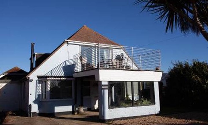 East Wittering House | Dolphin Cottage Beach house in East Wittering