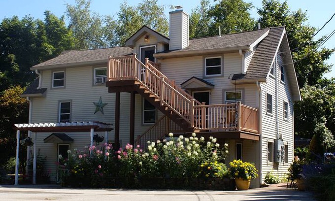 Ogunquit House | The Belm House - Gaslight Studio Apartment