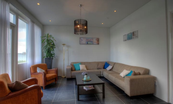 Heerhugowaard House | Heerlijk logeren in Luna Meerzicht