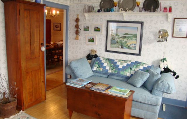 Jeffersonville House | Nye's Green Valley Farm B&B