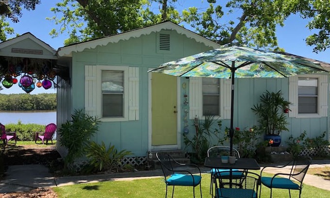 Cedar Key Cabin | Pirates Cove Coastal Cottages - Cottage #6