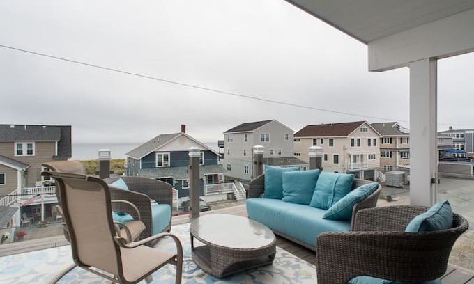 Salisbury House | Serendipity Beach Retreat