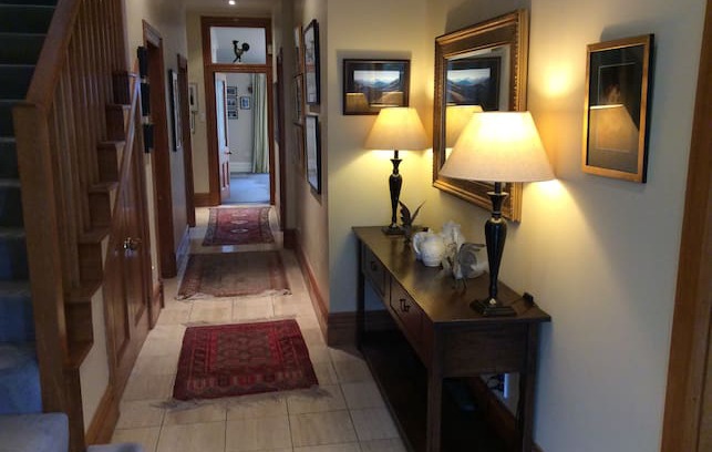 Wellington House | Adstock House: Free Prkng Great Views Pet Friendly