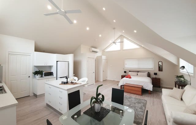 Jilliby House | The Loft at Jilliby - bush retreat