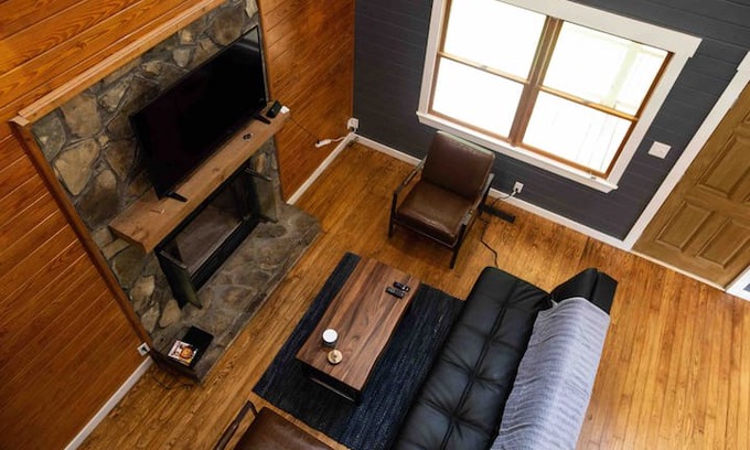 Heflin Cabin | Secluded, cozy cabin in the woods