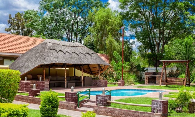 Bulawayo Bed & Breakfast | Mavuna Guest Lodge