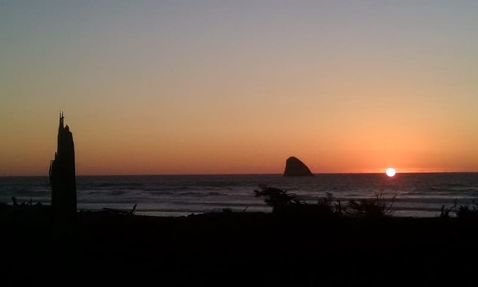 Cape Meares House | Lands End with endless views