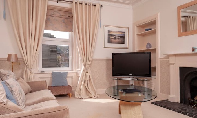 Broughty Ferry Cabin | King's Cottage - Fantastic 2 bed cottage in Broughty Ferry Dundee.