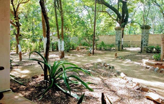 Tiruvannamalai House | Red Room, Purity - Bose Compound