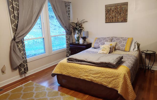 Lynch House | Tranquility in the Mountains 1 "Room with a View"