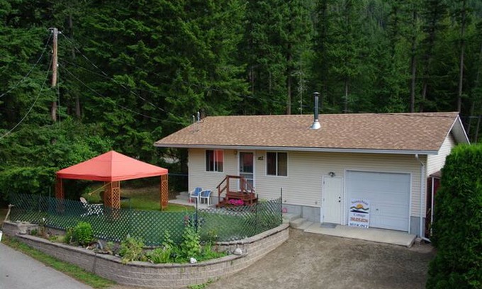 Tappen Cabin | Sunnybrae Cottage & Retreat Centre