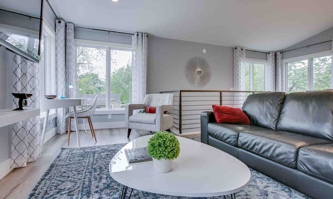 Downtown Apartment | The Overlook